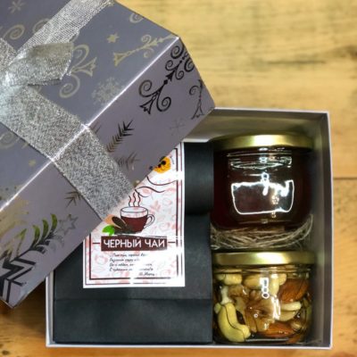Подарочный набор "Уютный вечер" с алтайским медом и чаем